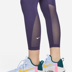 Nike One
Women's High-Waisted 7/8 Leggings